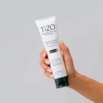 TiZO Gentle Amino Gel Cleanser 180mL - Imagen 2