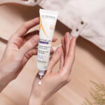 A-Derma Epitheliale AH Ultra Crema Reparadora y Protectora FPS 50 40 mL - Imagen 2